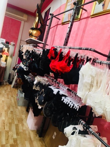lingerie grande taille dans la boutique parisienne Un amour de lingerie
